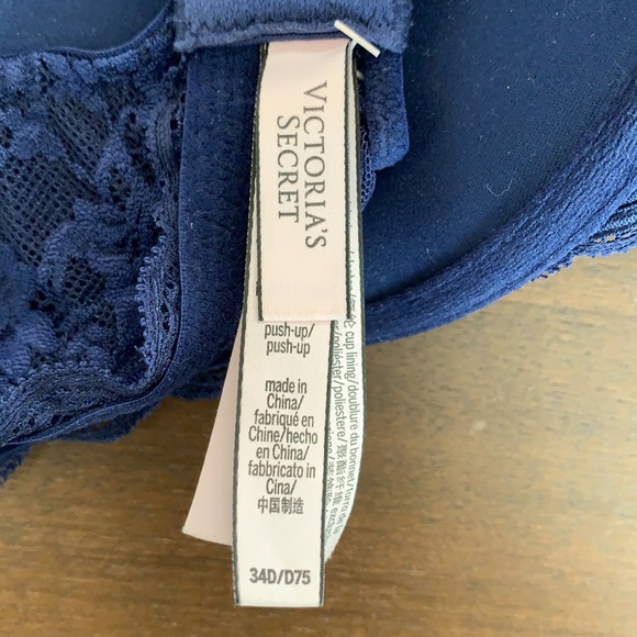 Victoria's Secret Push-Up Bra - Picture 3 of 3